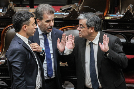 Rodrigo de Loredo, Cristian Ritondo y Germán Martínez, presidentes de los bloques de diputados de la UCR, PRO y UxP.