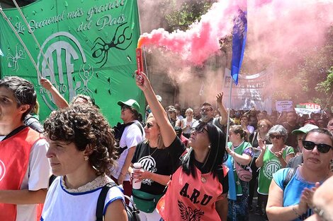 La marcha inició frente a la Bolsa y cerró en plaza San Martín. (Fuente: Télam)