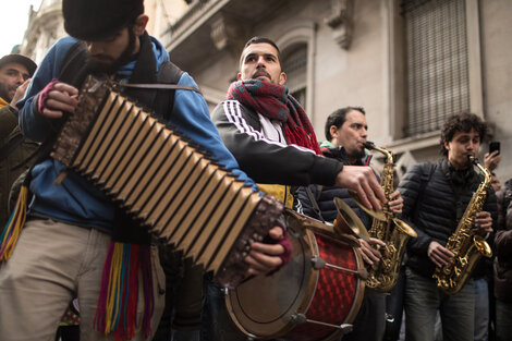 Los efectos de la "ley ómnibus" de Milei sobre la música argentina