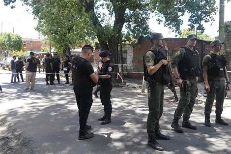 Policías y gendarmes en Empalme Graneros tras el crimen de Susana Velásquez.