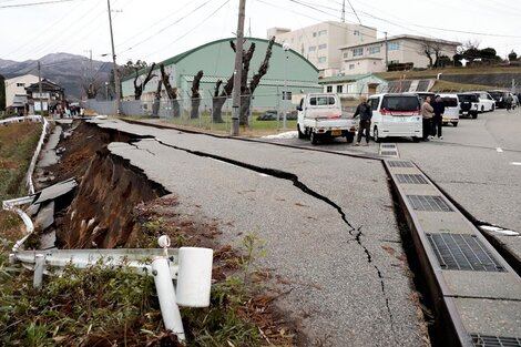 Sismo y alerta de tsunami en Japón