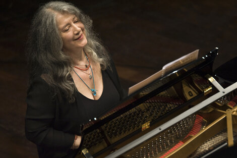 La serie incluye el primer concierto como solista de Argerich, a los 24 años.