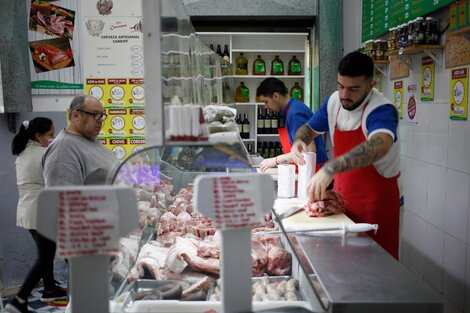 Hogares más pobres y recortes al consumo interno