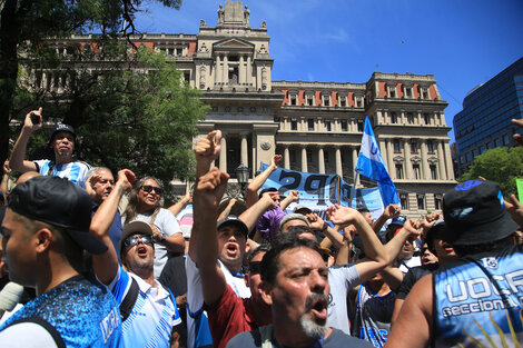 El gobierno pretende detener la marcha del 24 de enero con multas millonarias a los sindicatos.