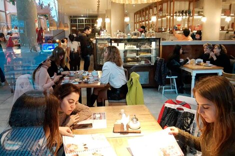 Precios altos y recortes de consumos a la hora de comer afuera 