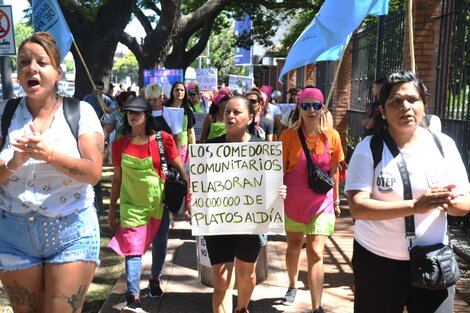 Somos Barrios de Pie se manifiesta frente a la Quinta de Olivos 