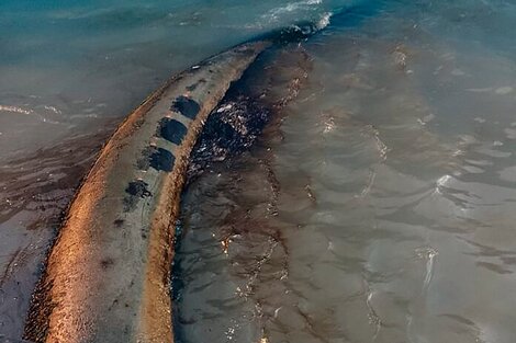 Cuál es la petrolera suspendida por otro derrame en Bahía Blanca