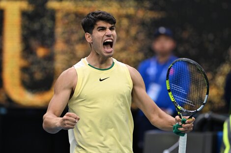 El argentino Etcheverry va por la hazaña contra Djokovic en Australia