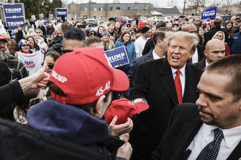 Donald Trump parce cómodo en la interna.