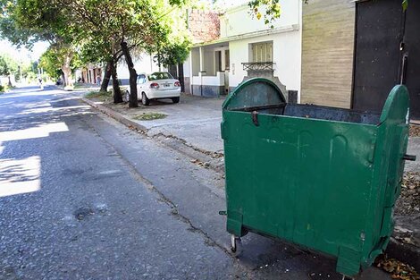 En pasaje Ludueña y Carriego, el camión recibió cuatro disparos. 