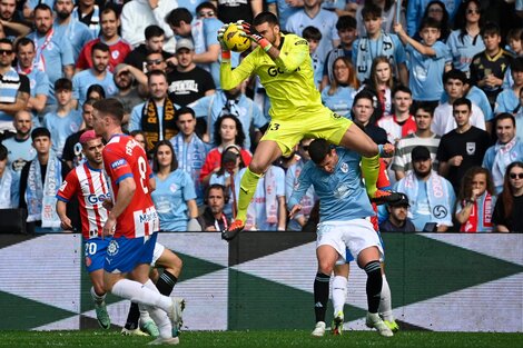 Con el argentino Gazzaniga de figura, Girona es puntero en España