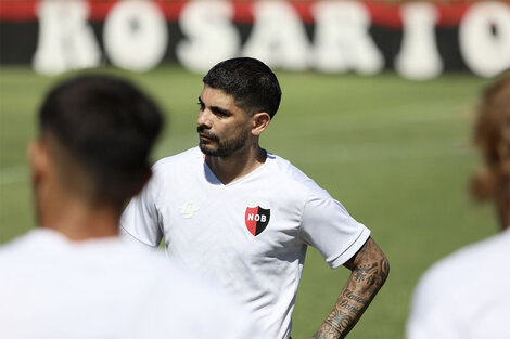 Ever Banega, itular en Newell's.