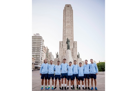 El equipo argentino posa en Rosario en la previa de la Davis. (Fuente: Prensa AAT)