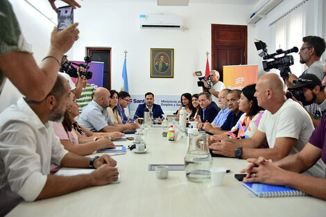 Durante la reunión definieron trabajar sobre la base del salario ya acordado. 