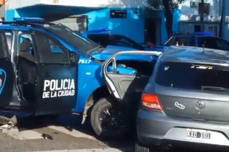 10 heridos tras el choque entre un patrullero y el auto partícular que chocaron en Barracas.