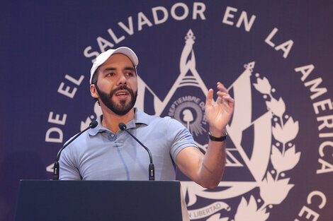 Nayib Bukele celebra su victoria. 