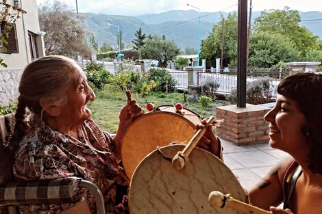 Andrea Mamondes y abuela. 