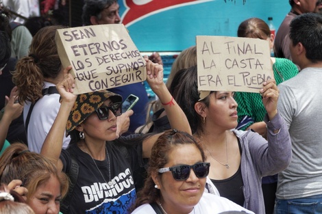 Cuestionamientos a la delegación de facultades y por los fondos a las provincias 