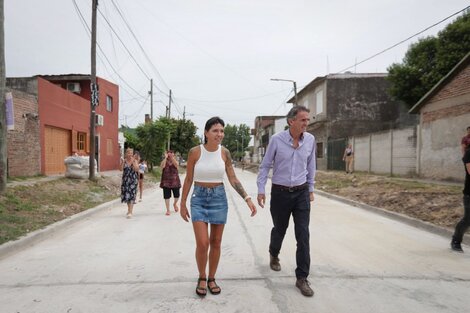 Mayra y Katopodis recorrieron obras de pavimento en el barrio La Unión de San Francisco Solano