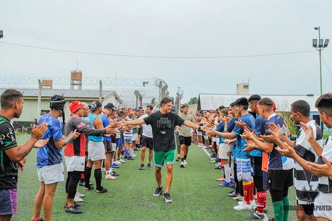 Rugby: Los Pumas 7s visitaron a Los Espartanos en la cárcel de San Martín