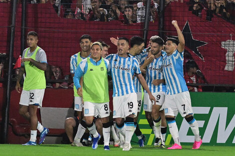 Racing armó un festival en Rosario y despachó a Newell's  