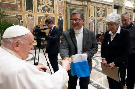 Delrio en la canonización, junto a otra perito, Graciela Ojeda de Río. 