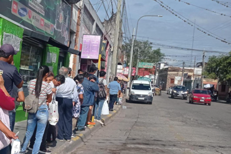 Paro por tiempo indeterminado del transporte en la capital jujeña