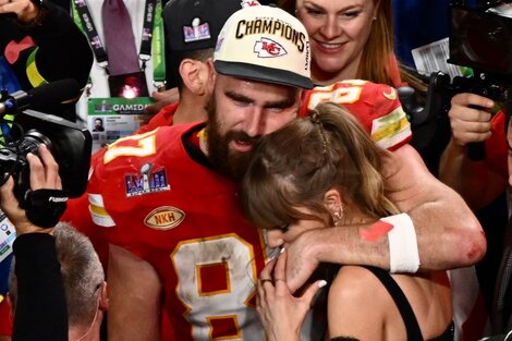 Travis Kelce imitó a Taylor Swift y también donó 100.000 dólares a víctimas del tiroteo en Kansas