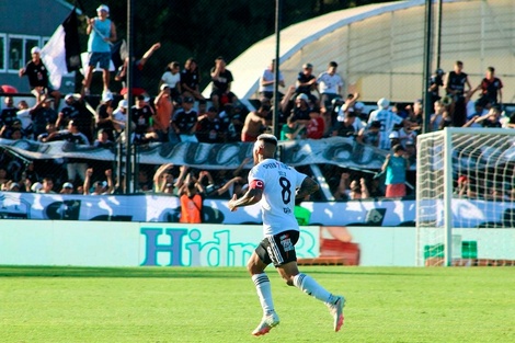 Copa de la Liga: primera victoria de Riestra en Primera