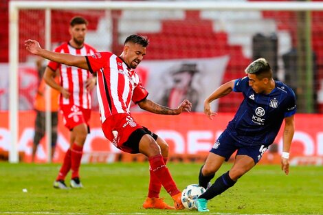 Copa de la Liga: Barracas fue superior bajo una nube de mosquitos