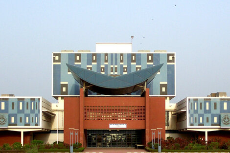 Universidad Cheikh Anta Diop de Dakar: 67 años de historia, excelencia y compromiso.