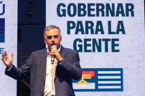 Con respaldo de Pepe Mujica, Yamandú Orsi lanzó su candidatura en Uruguay