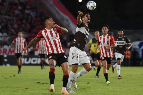 Javier Correa y Gastón Suso luchan en Estudiantes-Platense