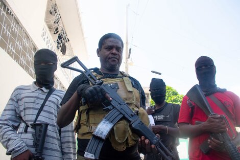 Chérizier y sus hombres en Puerto Príncipe. (Fuente: AFP)