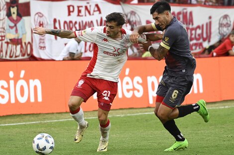 Copa de la Liga: Huracán se quedó con los silbidos y Argentinos con la punta 