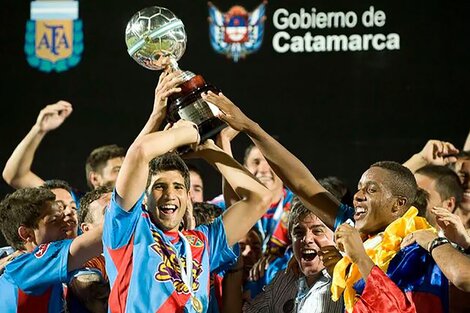 Estudiantes y River juegan hoy la décima Supercopa Argentina