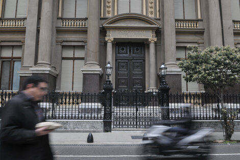 El Banco Central bajó la tasa y los dólares financieros subieron