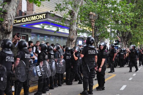 La Policía de la Ciudad agredió violentamente a los manifestantes.