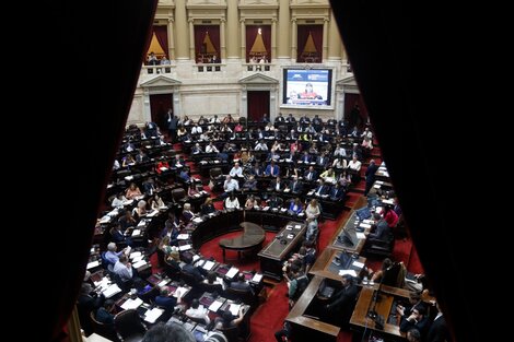 El tratamiento del DNU 70 pasó a Diputados.