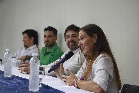 Cinthia Montes durante la última visita del ministro Kreplak a Moreno. 