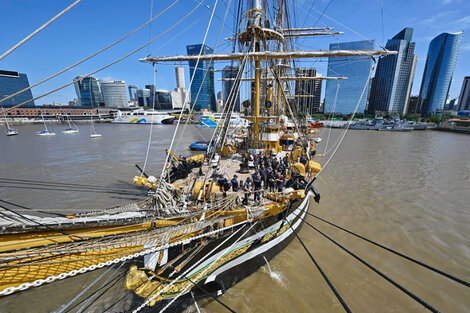 El Buque Escuela Amerigo Vespucci en Buenos Aires 