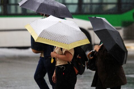 El SMN elevó a rojo el alerta en el AMBA por tormentas, ráfagas de viento y caída de granizo