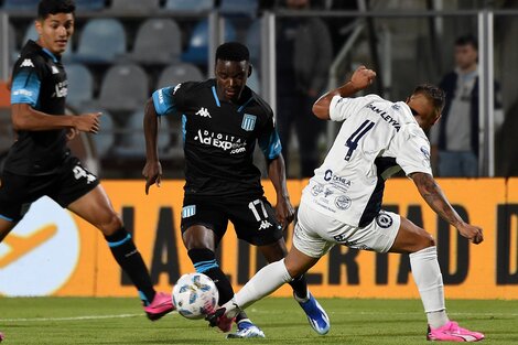 Carbonero metió un golazo, además de completar un buen partido