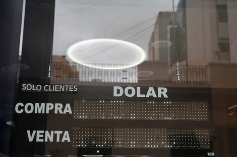 Dólares cerca de los mil pesos