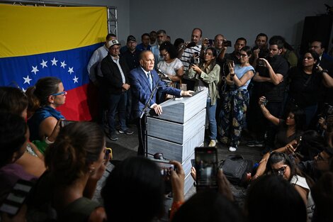 La oposición venezolana registró a sus últimos candidatos presidenciales