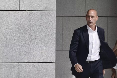 La Fiscalía pidió dos años y medio de cárcel para Rubiales por agresión sexual y coacciones a Jenni Hermoso