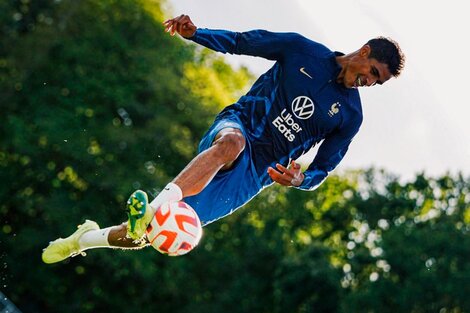 Varane afirmó que las conmociones cerebrales dañaron su cuerpo