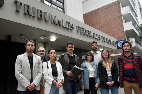 Los legisladores amparistas frente al tribunal federal.