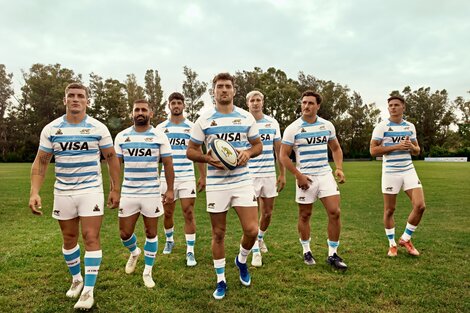 Se presentaron las nuevas camisetas de Los Pumas, Los Pumas seven, Las Yaguaretés y Los Pumitas