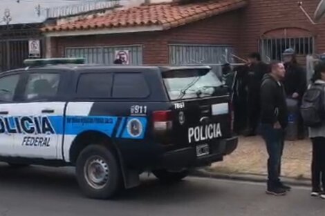 Con armas largas y escudos impidieron el ingreso al ENACOM